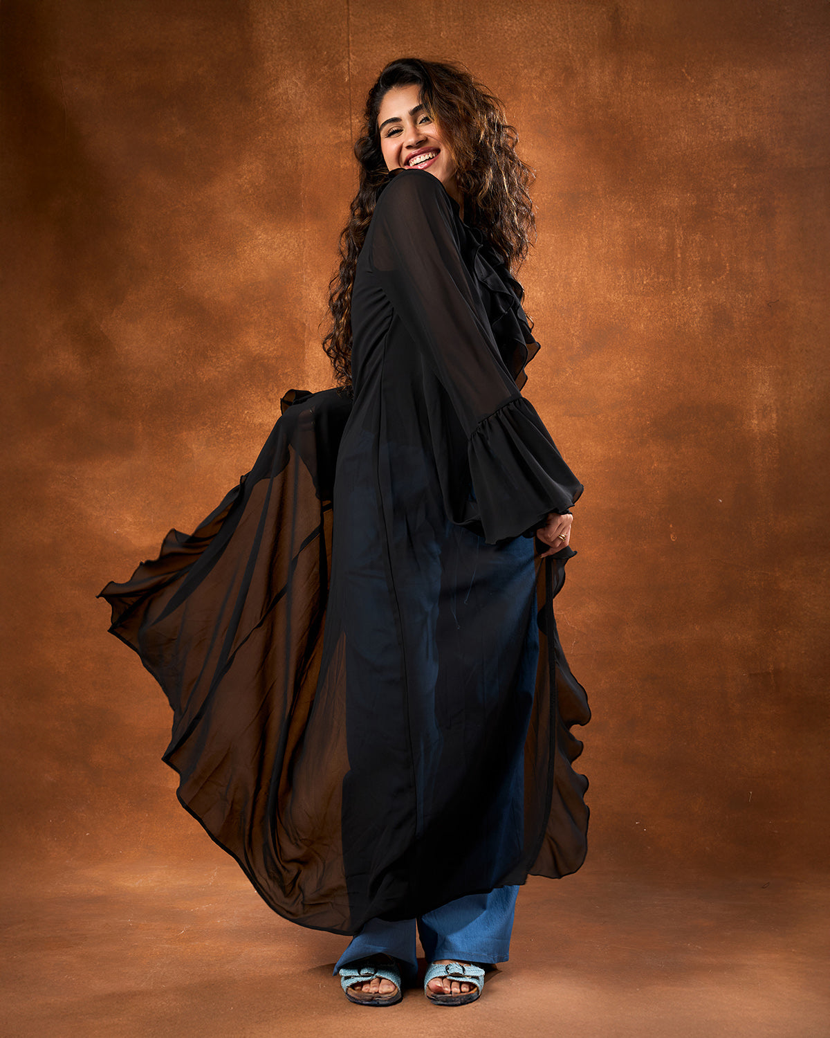 The ruffle cardy -Black